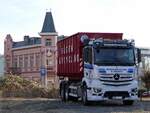 Mercedes Actros mit Container in Sassnitz.
