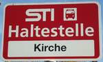 (136'852) - STI-Haltestellenschild - Amsoldingen, Kirche - am 22. November 2011