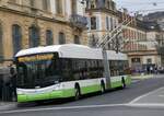 (258'943) - transN, La Chaux-de-Fonds - Nr. 133 - Hess/Hess Gelenktrolleybus (ex TN Neuchtel Nr. 133) am 26. Januar 2024 in Neuchtel, Place Pury